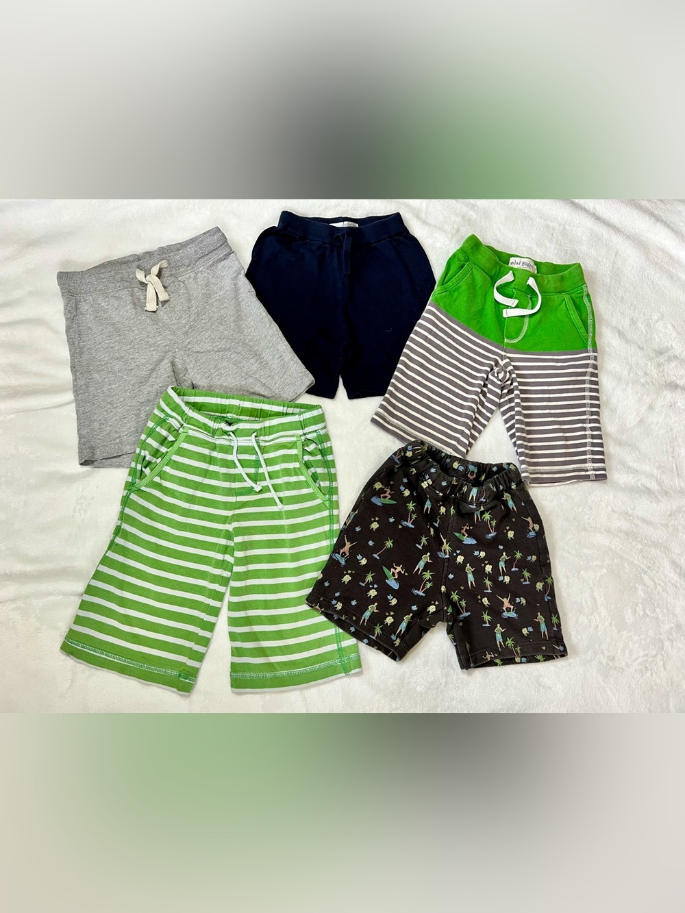 Mini Boden Boys Shorts Bundle Size 4
